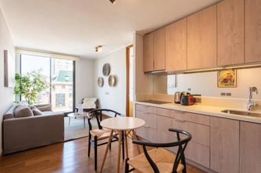 Uptown Wood - 1BR Parking Wifi Mall Pool.