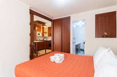 Urban Burgundy - 1BR Metro Wifi TV