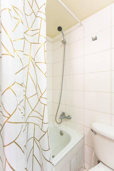 Urban Forest- 1BR Metro Wifi Netflix Mall