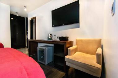 Tribeca Twin Room - Studio with Pool Wifi AC