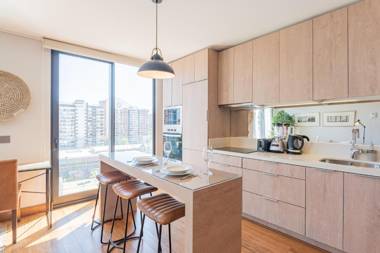 Uptown Luxe - Studio Parking Wifi Pool & Metro