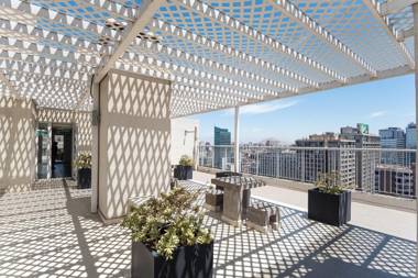 Urban View - 2BR w/ Wifi AC Gym Metro