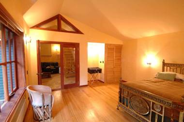 YAN KEE WAY LODGE BUNGALOW