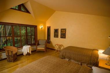 YAN KEE WAY LODGE BUNGALOW