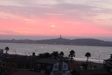 Marina Peñuelas Amplio departamento a pasos de la playa