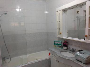 habitación con baño privado en casa familiar