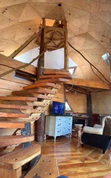 Domo Conguillio En 12 hectáreas de arboles autóctonos a orillas del Río Truful Truful y con vistas al Salto