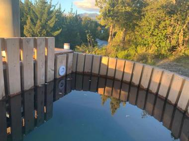 Domo Conguillio En 12 hectáreas de arboles autóctonos a orillas del Río Truful Truful y con vistas al Salto