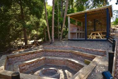 Tripanko Lodge & Bungalows