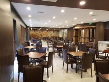 Hotel Diego de Almagro Castro