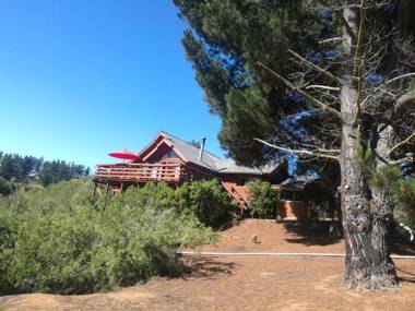 lodge con piscina privada parcela de campo.