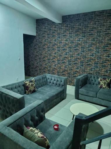 Lovely Appartement Meublé Santa Barbara Yaoundé