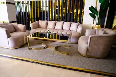 UNITED HOTEL INTERNATIONAL