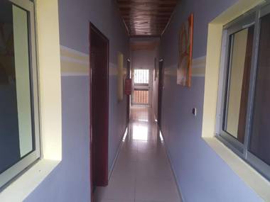 LE MILAN ( appartements et chambres meublés )