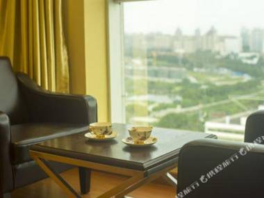 Green Island Holiday Hotel