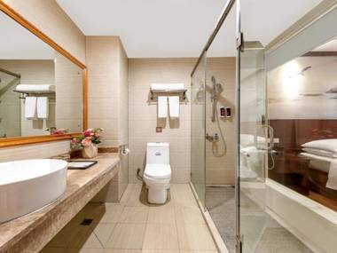 Vienna Hotel Guangdong Lianjiang Cherry Blossoms Park