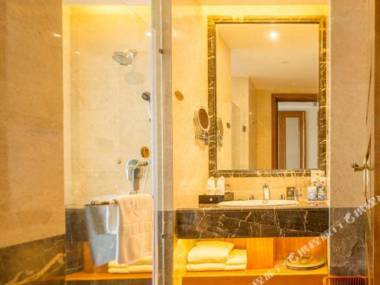 Hua He International Hotel