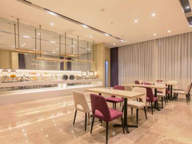 Lavande Hotel·Wuxue Kanjiang Avenue