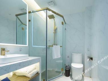 7 Days Premium Hotel (Deyang Wuzhou Square store)