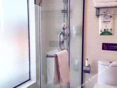 7Tian You Pin (De Yang Shen Fang Guang Chang Dian )