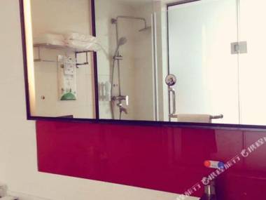 7Tian You Pin (De Yang Shen Fang Guang Chang Dian )