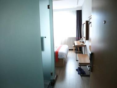 Jun Hotel Shandong Zaozhuang Yicheng Tanshan Square