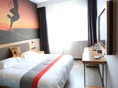 Jun Hotel Shandong Zaozhuang Yicheng Tanshan Square