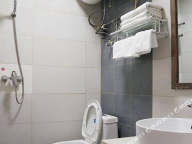 Yongcheng Zhongzhou Hotel