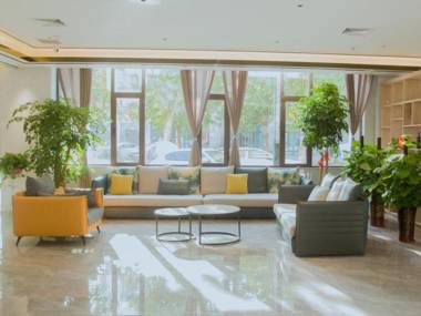 Green Tree Inn Henan Shangqiu Minquan County High-Speed Railway Station