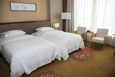 Inzone Garland Hotel