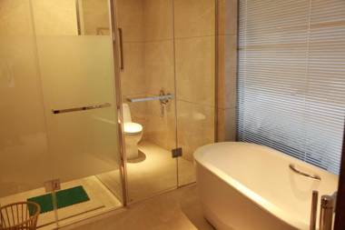 Inzone Garland Hotel