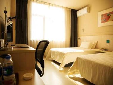 Jinjiang Inn Zhangjiakou Xuanhua Bus Station