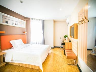 7 Days Premium Chengde University High-speed Railway Station