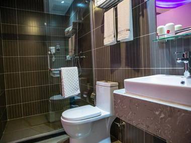 Thank Inn Hotel Hebei Chengde Pingquan City Center Square