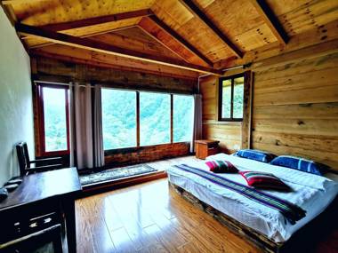 贡山琵琶肉农家乐Road to Tibet Country House