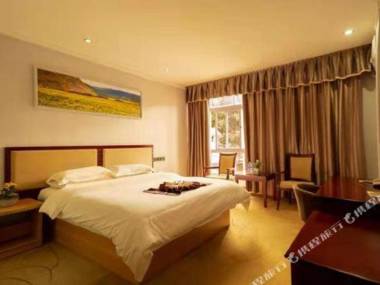 Deluke International Hotel