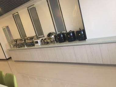 Vatica Xingtai Qiaoxi District Yongkang Street Technical College Hotel