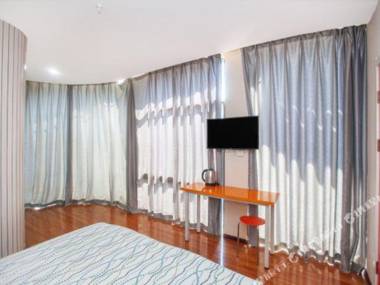 Bu Ding Jiu Dian (Huang Shi Da Dao Hu Bei Shi Fan Da Xue Dian )