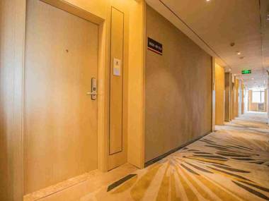 Super 8 Hotel Huanggang Xishi Bus Terminal