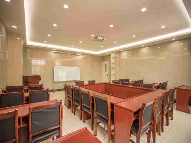 Super 8 Hotel Huanggang Xishi Bus Terminal