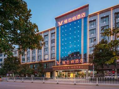 Vienna Hotel Lianyuan Renmin Middle Road Statium