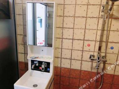 Qi Qi Ha Er Hua Tong Hotel