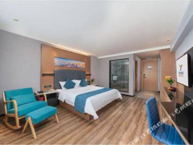 Yeste Hotel (Beiliu Central Plaza bus terminal)