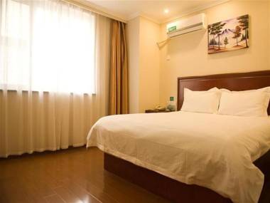 GreenTree Inn ZiBo LiuQuan Road Wal-Mart Square Express Hotel
