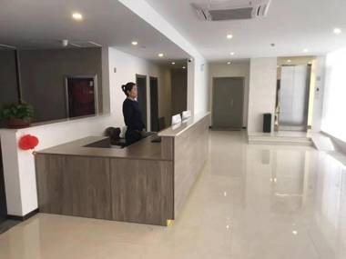 7Days Premium Zibo Zhoucun Zhoulong Road Furniture Market Branch