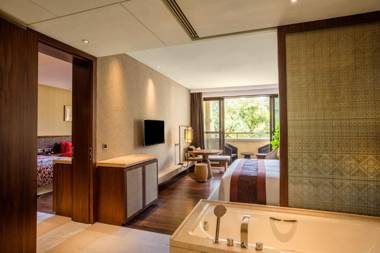 Crowne Plaza Resort Xishuangbanna Parkview an IHG Hotel