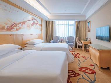 Vienna Hotel Hubei Yidu Jiefang Building