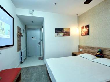 Shell Yantai Youth South Road Ludong University Hotel