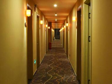 7Days Premium Yantai Railway Station Branch