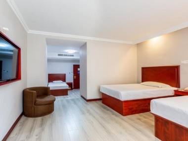 Shell Hotel Shandong Yantai Railway Station South Square Joy City